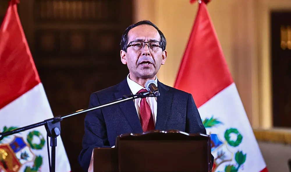 El vocero presidencial recibió críticas por no esclarecer los cuestionamientos que recaen contra Dina Boluarte. Foto: composición LR- Andina. El vocero presidencial recibió críticas por no esclarecer los cuestionamientos que recaen contra Dina Boluarte. Foto: composición LR- Andina.