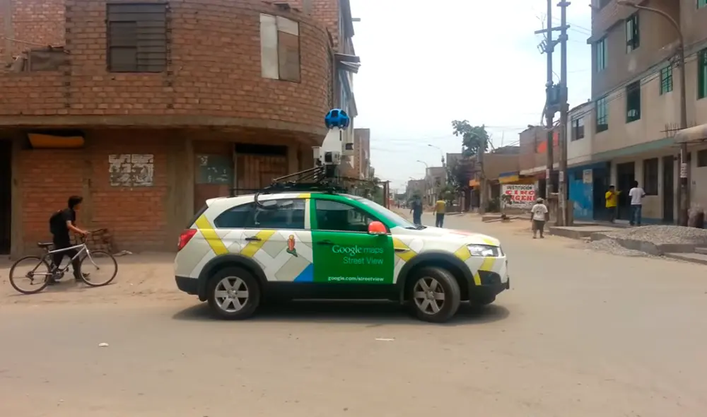 El auto de Google Maps visitando Los Olivos en 2013. Foto: captura de YouTube/ Neyder Achahuanco Apaza