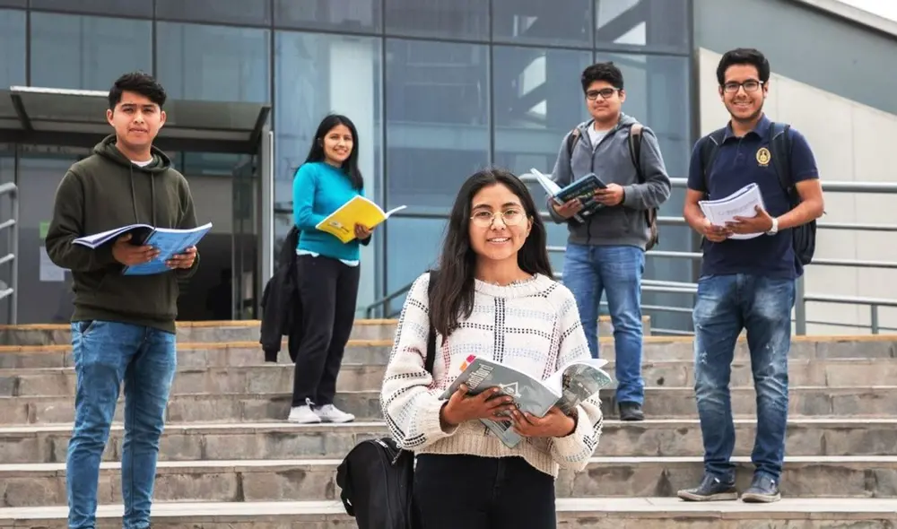 Gobierno del Perú subvenciona estudios a estudiantes con alto rendimiento académico. Foto: Andina