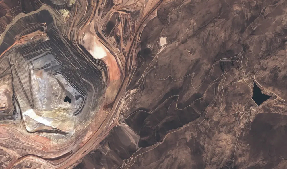 Destrabe. El precio internacional del cobre supera hoy el récord de US$11.000 por tonelada. En la foto, Cuajone. Foto: difusión Destrabe. El precio internacional del cobre supera hoy el récord de US$11.000 por tonelada. En la foto, Cuajone. Foto: difusión