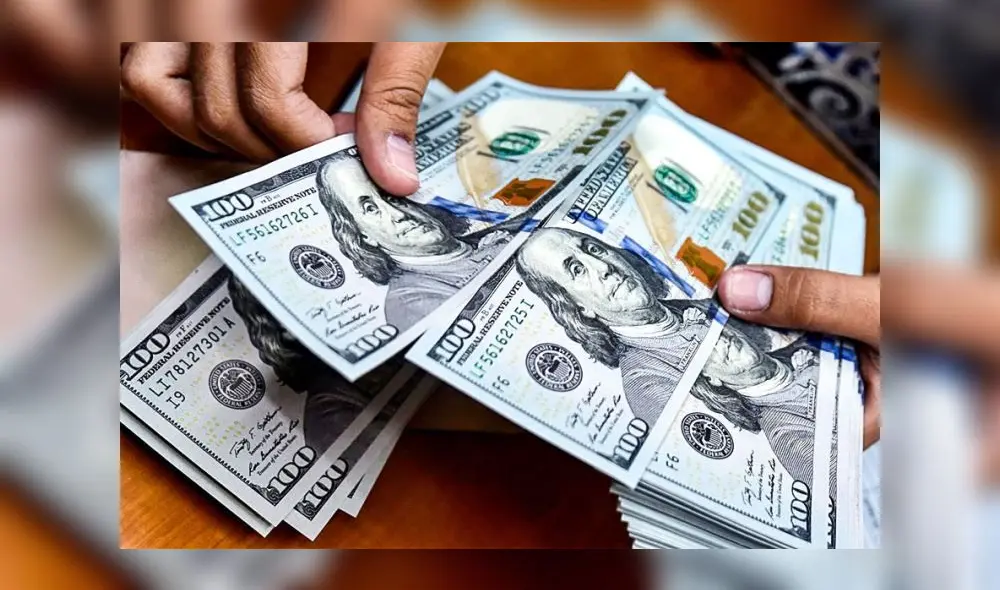 El dólar se encuentra en S/3,720 la compra y S/3,740 la venta en el mercado paralelo. Fuente: El Peruano.
