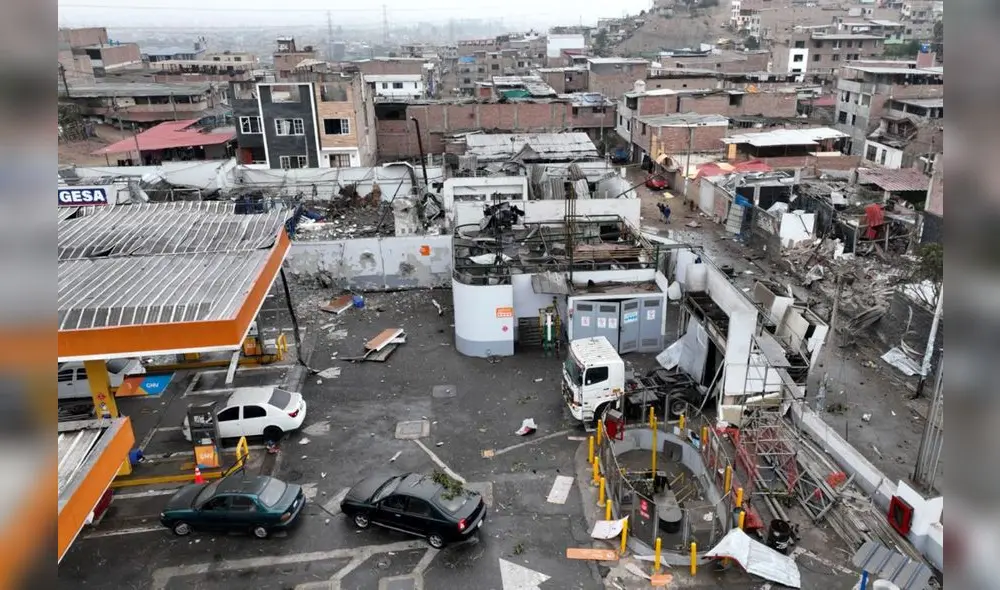 Explosión de grifo en VMT,Foto: Andina