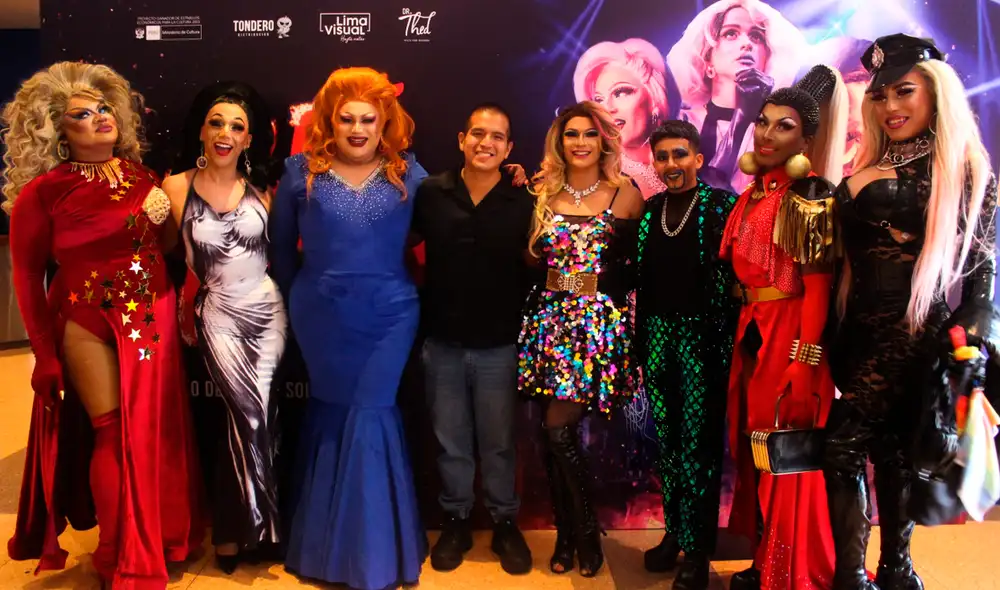 Alberto Castro, director de 'Arde Lima' y los integrantes del elenco de su nueva película. Foto: Tondero