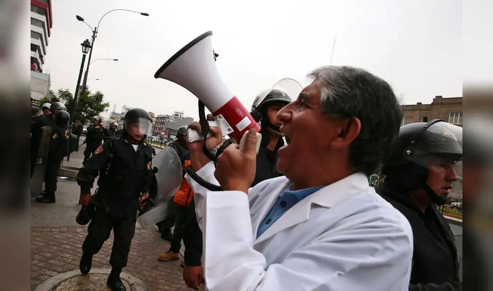 Paro de 48 horas del sector Salud. Foto: Andina