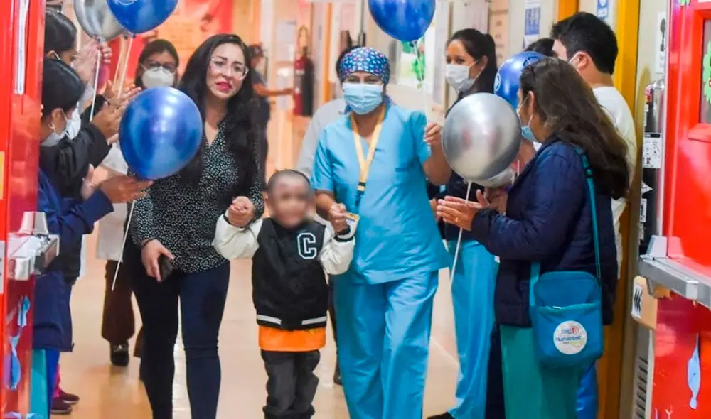 Menor estuvo también conectado a inhalador mecánico. Foto: INSN Menor estuvo también conectado a inhalador mecánico. Foto: INSN