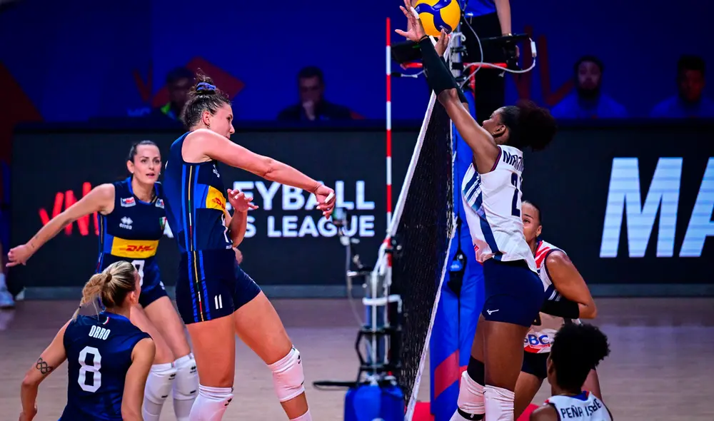 El bloqueo de República Dominicana dejó pasar muchos puntos italianos. Foto: Volleyball World