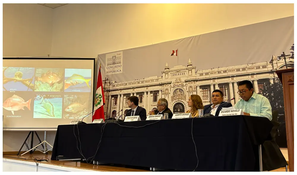 Científicos, conservacionistas, pescadores y congresistas participaron en el foro sobre la protección del mar peruano.