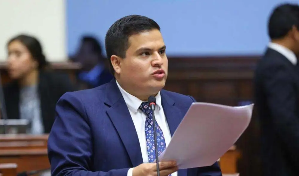 Diego Bazán renunció este 30 de mayo. Foto: Congreso