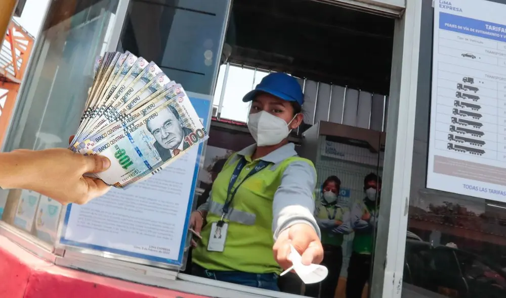 Los sueldos de los operadores de los peajes suele incrementarse conforme pasen los años. Foto: Andina/Lr
