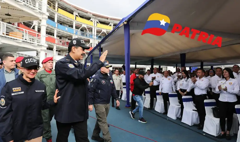 Los bonos de la patria tienen como finalidad ser un sustento extra para los ciudadanos. Foto: composiciónLR/Nicolás Maduro/Patria