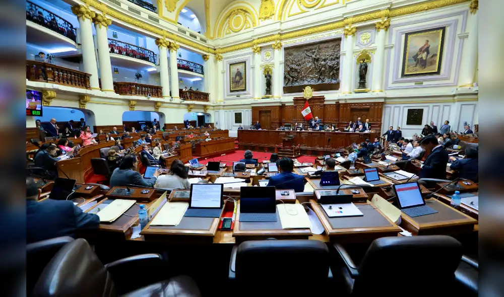 Se conoció que una oficial de la PNP fue afiliada, pese a no trabajar en el Legislativo. Foto: difusión.