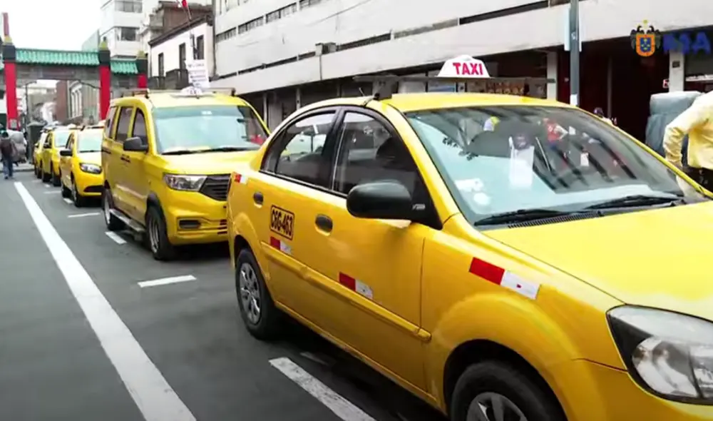 Los vehículos también pueden recibir multa. Foto: MML