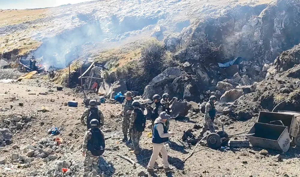 Diligencia formal. Imagen compartida por la Dirección de Medio Ambiente de la PNP sobre la diligencia de interdicción que realizaron el jueves en Sallawi, en Pumamarca (Apurímac). Foto: difusión