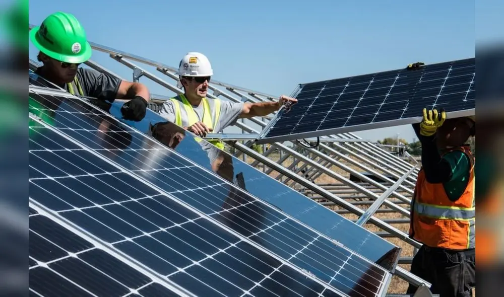 Panel fotovoltáico. Las RER son las energías renovables no convencionales, e incluyen a solares y eólicas. Cabe señalar que una hidroeléctrica también es renovable, pero convencional. Foto: difusión