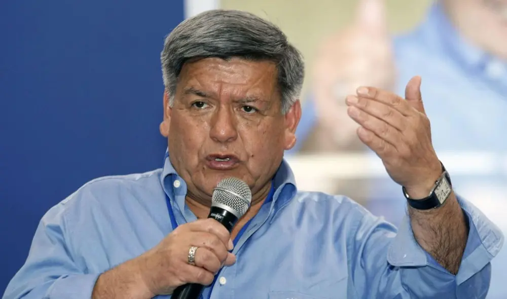 Acuña también se refirió al fallo en el aeropuerto Jorge Chávez y dijo que "no es culpa de este gobierno". Foto: Andina