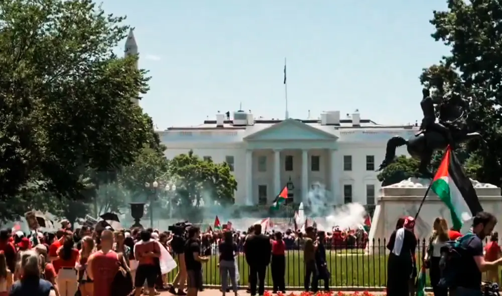 Se dio a conocer que los manifestantes tenían la intención de rodear la Casa Blanca. Foto: captura X Se dio a conocer que los manifestantes tenían la intención de rodear la Casa Blanca. Foto: captura X