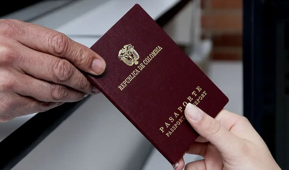 La entrega del nuevo pasaporte se realizará de manera presencial, presentando el pasaporte anterior vigente y un documento de identidad válido y en buen estado, excepto en casos de hurto o pérdida. Foto: Cancillería de Colombia