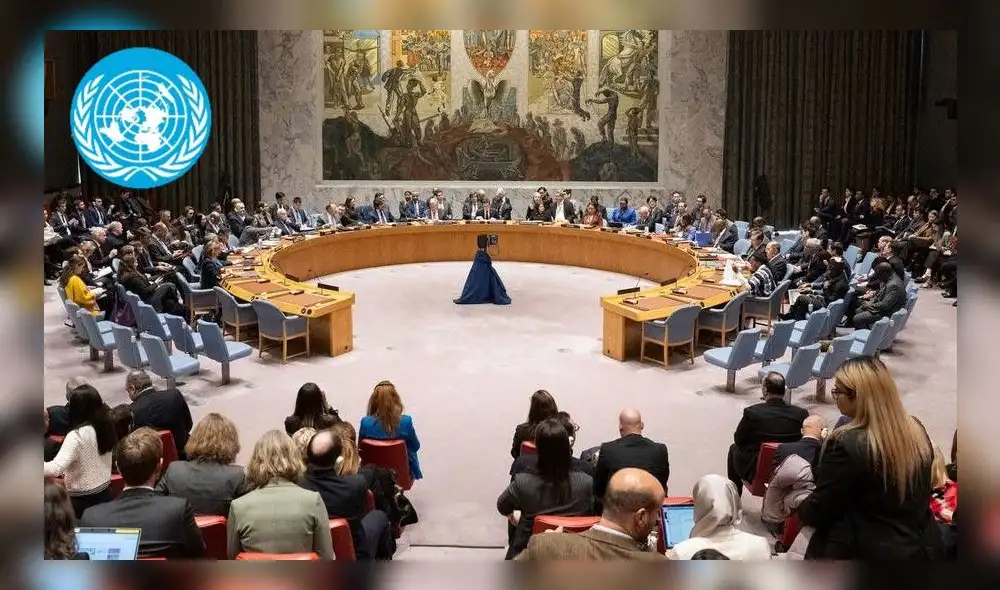 Con 14 votos a favor y una abstención, la de Rusia, el máximo órgano de seguridad de la ONU apoya el plan de tres fases. Foto: composición LR / ONU/Eskinder Debebe