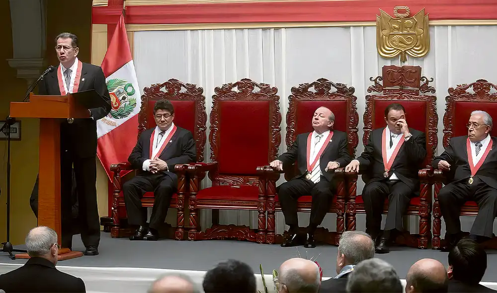 Fallo constitucional. TC de Álvarez, Mesía, Urviola, Eto y Beaumont concluyeron que delitos de lesa humanidad no prescriben y anularon decreto. Foto: difusión Fallo constitucional. TC de Álvarez, Mesía, Urviola, Eto y Beaumont concluyeron que delitos de lesa humanidad no prescriben y anularon decreto. Foto: difusión