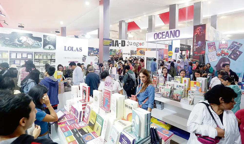 Fiesta cultural. El público lector peruano es fiel a su feria del libro. En el 2023, miles acudieron en los tres últimos días, pese a su evidente desorganización. Foto: difusión