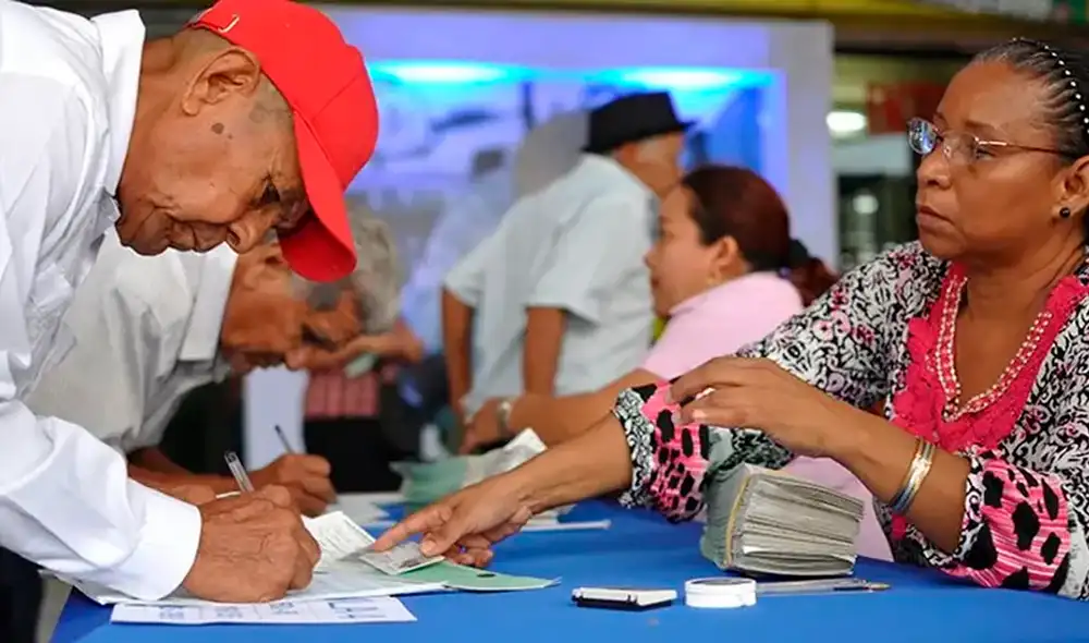 El Bono Permanente para Jubilados y Pensionados es entregado por el gobierno de Panamá. Foto: Telemetro