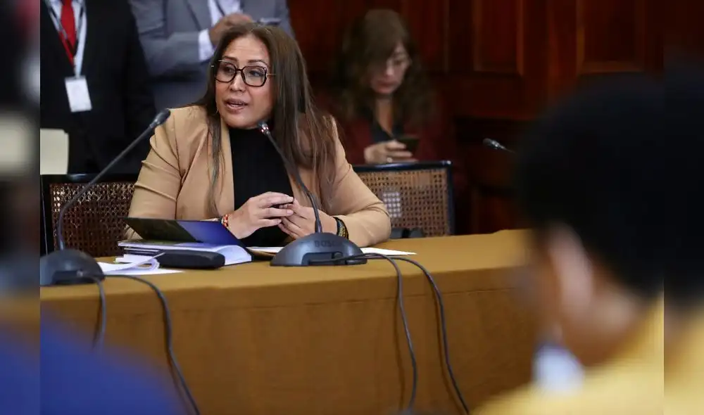 Complicada. Otra congresista del Bloque Magisterial investigado por presuntos actos ilícitos: Elizabeth Medina. Foto: Congreso Perú Complicada. Otra congresista del Bloque Magisterial investigado por presuntos actos ilícitos: Elizabeth Medina. Foto: Congreso Perú
