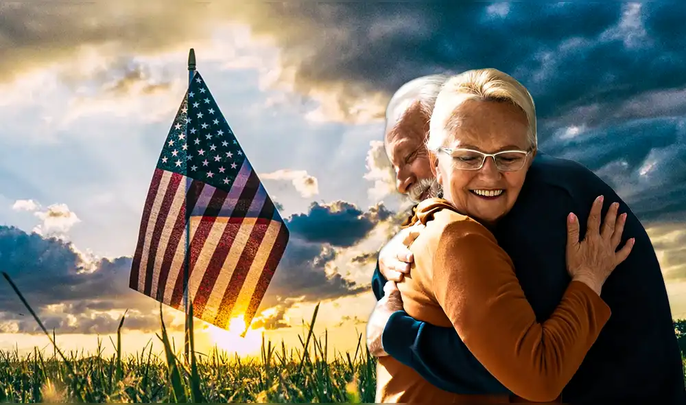 El estudio hecho por AARP revela que el principal método de estafa es a través de llamadas telefónicas. Foto: Composición LR | Freepik |  Pxfuel