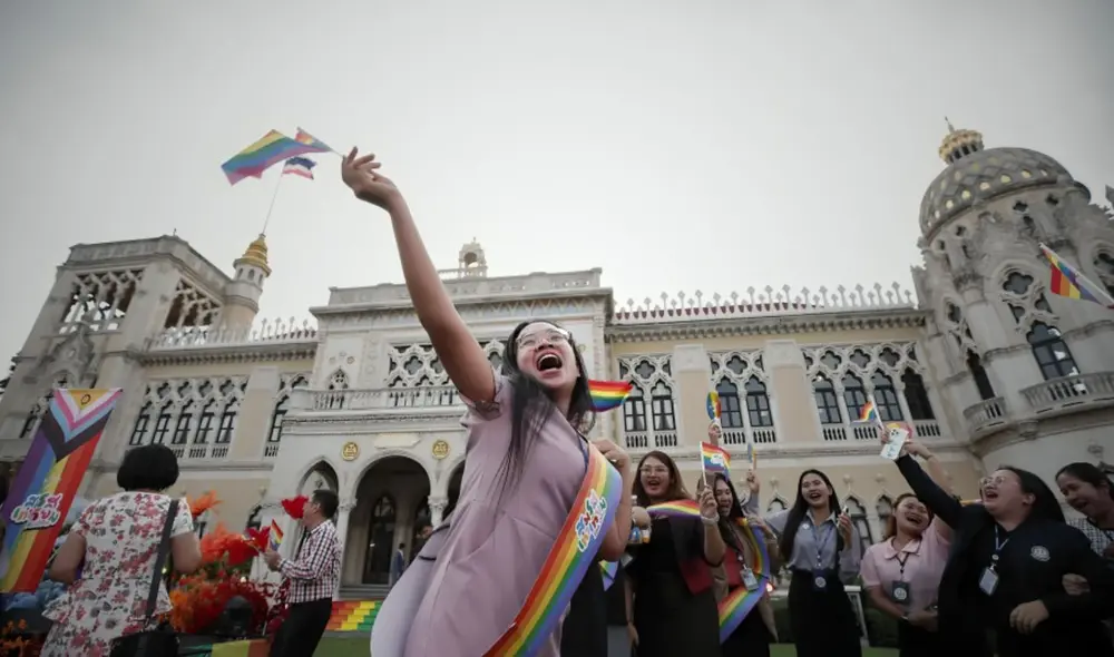 La ley otorga a las parejas homosexuales los mismos derechos que a las heterosexuales en materia de adopción y herencia. Foto: AFP. Video: AFP