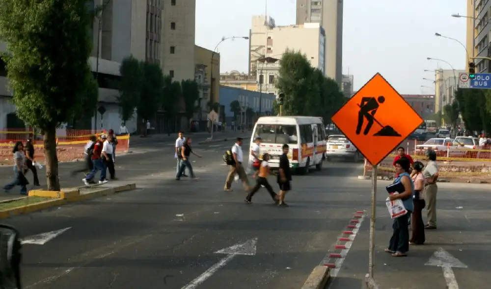 El ministro Raúl Pérez Reyes indicó que el cierre parcial de la avenida Garcilaso será por tres meses para dar inicio a las obras de la Línea 2 del Metro de Lima. Foto: Andina