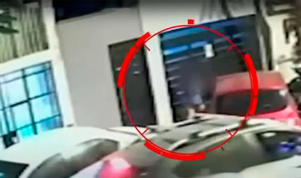 Camioneta del sujeto que acosó a menor Foto: captura/ATV Camioneta del sujeto que acosó a menor Foto: captura/ATV