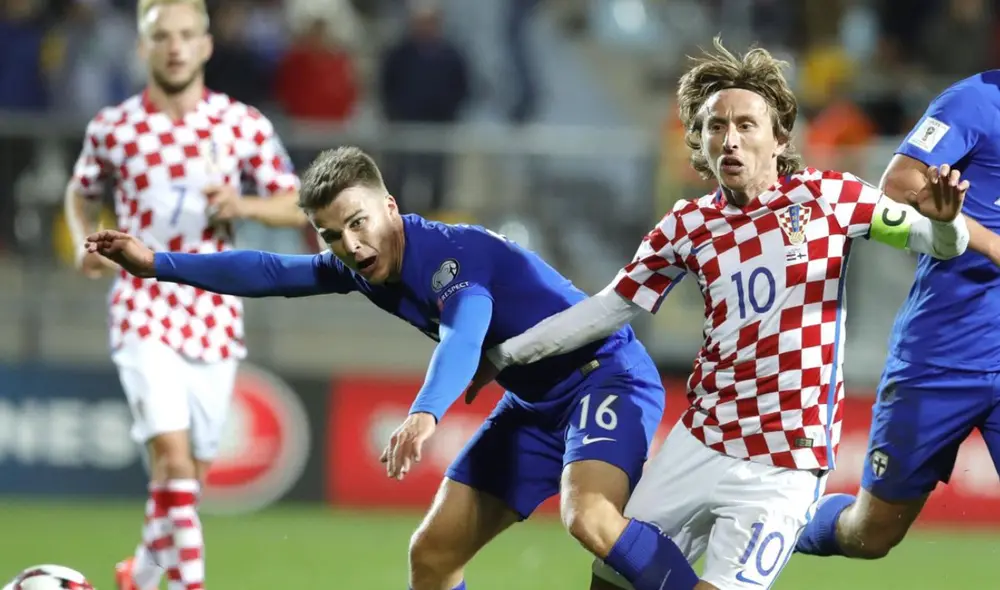 Croacia está con obligación de ganarle a Italia para clasificar a octavos de final. Por su lado, a la Azurri le bastaría con un empate. Foto: EFE