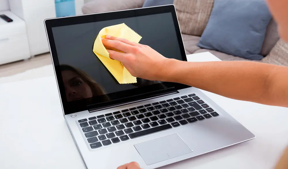 La limpieza de la pantalla de tu PC es algo que debes hacer con mucha delicadeza. Foto: ComputerHoy