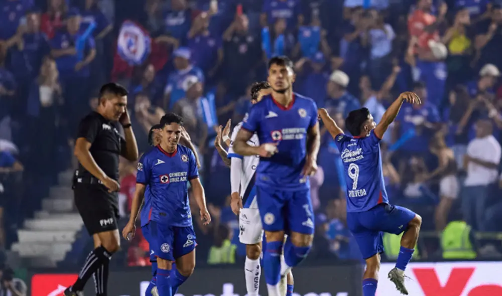 Cruz Azul busca renovar su plantilla para el Apertura 2024. Foto: 90 minutos