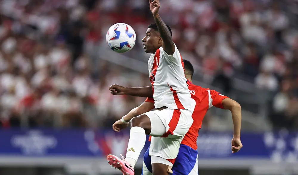 Miguel Araujo fue titular en el partido de Perú vs. Chile por la Copa América 2024. Foto: AFP Miguel Araujo fue titular en el partido de Perú vs. Chile por la Copa América 2024. Foto: AFP