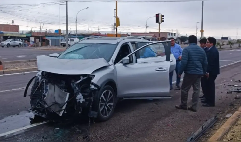 Auto peruano trasladaba a una familia de regreso después de paseo en la frontera. Foto: Liz Ferrer - La República