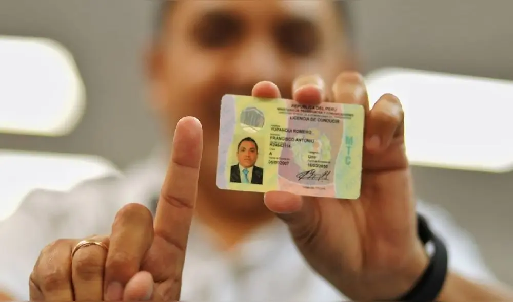 Si la licencia de conducir no está registrada en el sistema del MTC, se puede solicitar la revalidación del documento. Foto: Andina