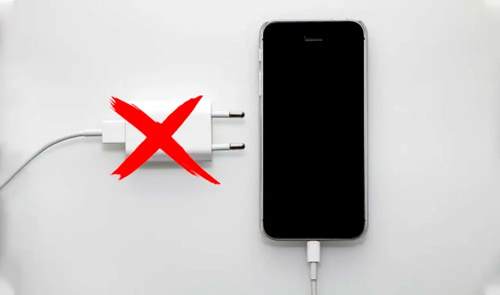 Dese el iPhone 12, son varios celulares que vienen sin cargador. Foto: Yahoo / Referencial Dese el iPhone 12, son varios celulares que vienen sin cargador. Foto: Yahoo / Referencial