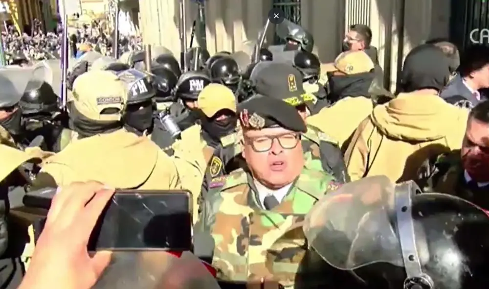 Zuñiga afirmó ante los medios que accionar es una representación del cansancio al gobierno boliviano de Arce. Foto: Cadena Zuñiga afirmó ante los medios que accionar es una representación del cansancio al gobierno boliviano de Arce. Foto: Cadena