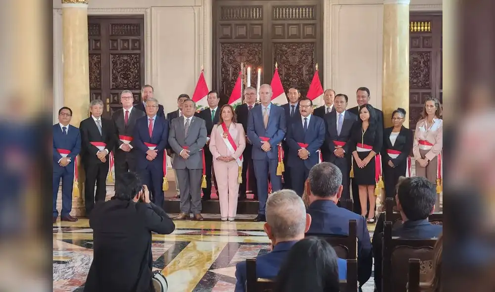 Gobierno de Dina Boluarte toma juramento a nuevos ministros previo a voto de confianza