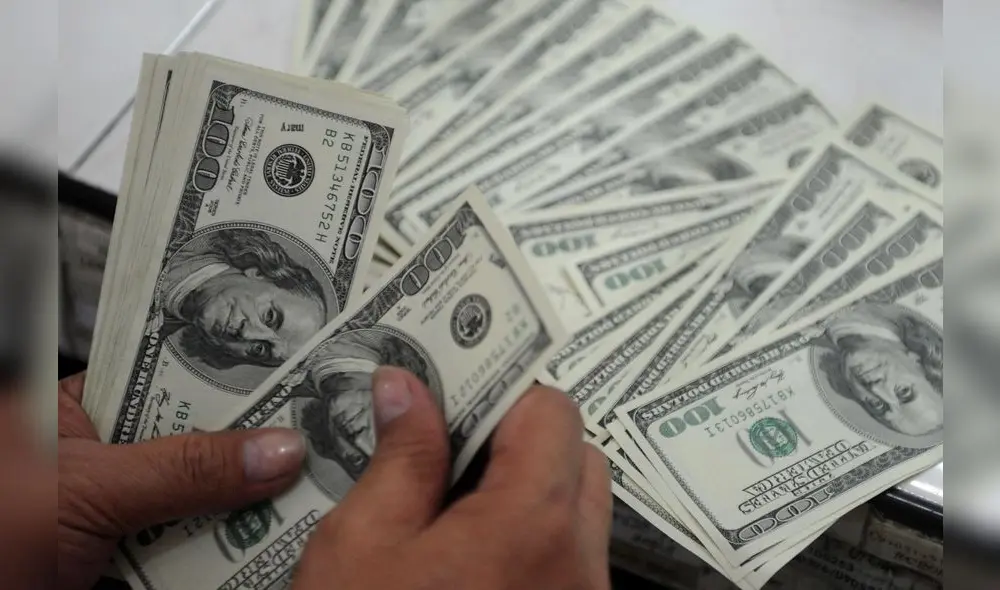 El dólar se ubica en S/3,810 la compra y S/3,840 la venta. Foto: Andina