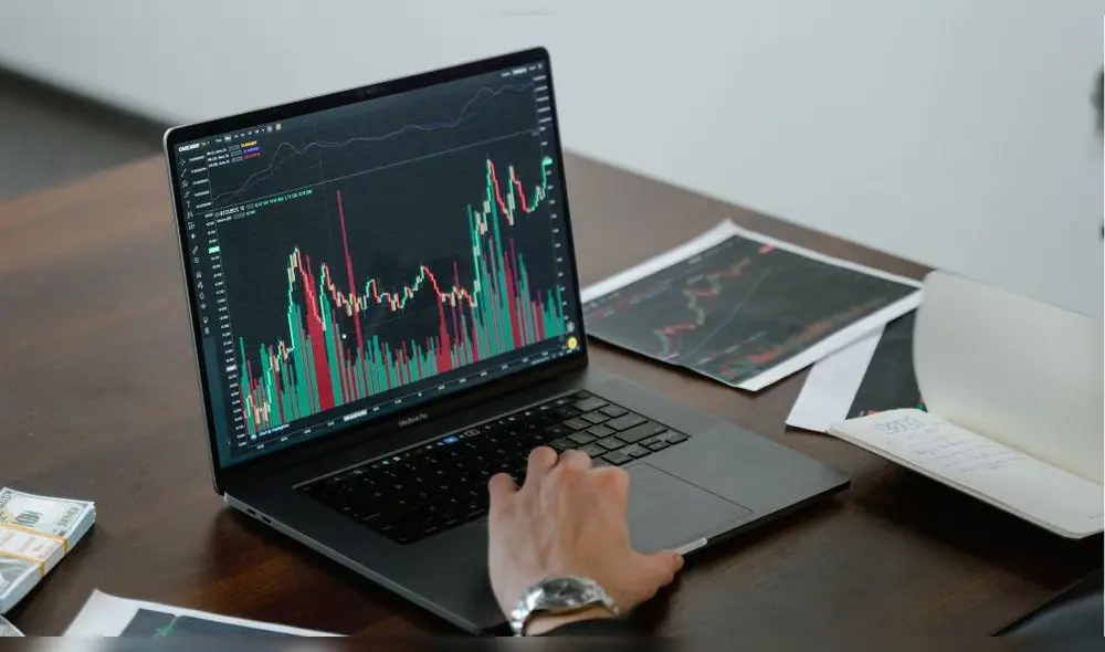 Inversión digital. Más de 7 millones de afiliados podrán retirar hasta 4 UIT (S/20.600) y los trabajadores podrán acceder al 100% de sus CTS hasta el 31 de diciembre de 2024. Foto: difusión Inversión digital. Más de 7 millones de afiliados podrán retirar hasta 4 UIT (S/20.600) y los trabajadores podrán acceder al 100% de sus CTS hasta el 31 de diciembre de 2024. Foto: difusión