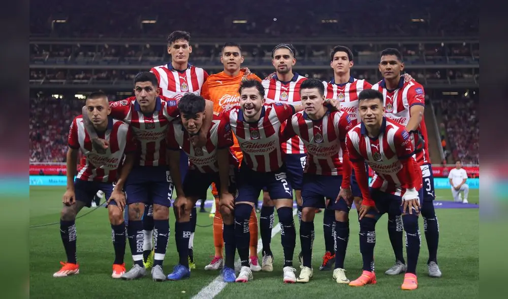 Chivas de Fernando Gago buscan mejorar su plantilla de cara al Apertura de la Liga MX. Foto:@Chivas