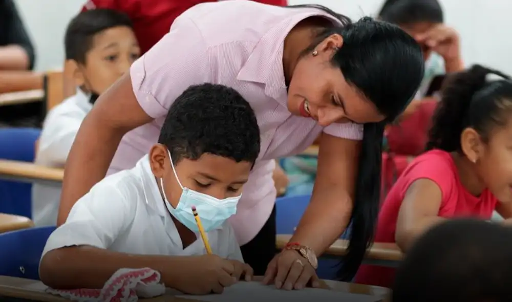El Ifarhu entrega a miles de estudiantes diversos pagos de becas y el PASE-U durante el ciclo escolar. Foto: Telemetro