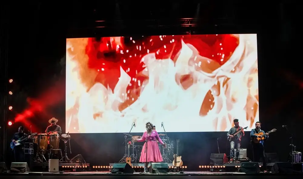 La Santa Cecilia presentará por primera vez en vivo su sencillo 'Alma Bohemia' en el Teatro Metropólitan. Foto: OCESA