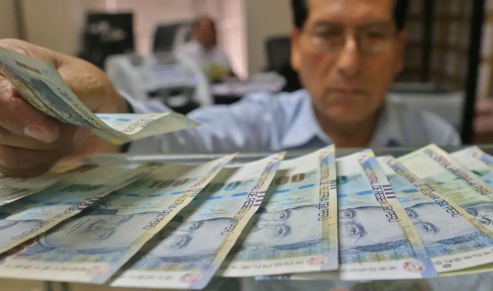 ¿Cuándo es el próximo aumento en el salario de trabajadores públicos? Descúbrelo en esta nota. Foto: Andina