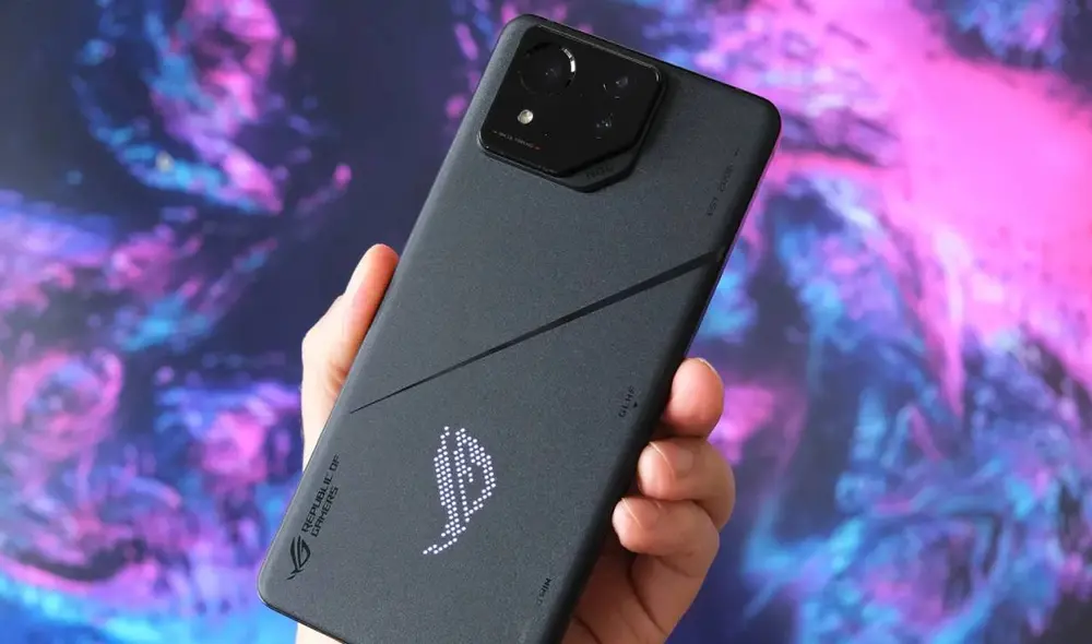 Parte trasera del Asus ROG 8 Pro. Foto: Stuff Parte trasera del Asus ROG 8 Pro. Foto: Stuff