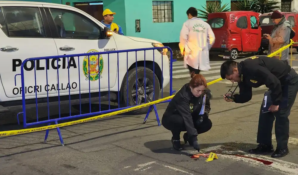 Inicialmente se pensó que había sido atropellado por un conductor de combi tras una discusión, pero las cámaras de seguridad revelaron que fue el golpe con la reja lo que desencadenó la tragedia. Foto: Kevin García / URPI-LR