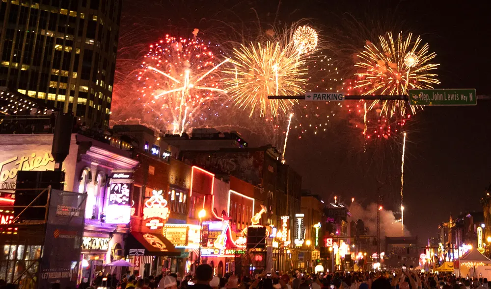 Como tradición, cada 4 de julio se realiza un show de fuegos artificiales en Estados Unidos. Conoce dónde ver en Texas. Nueva York y más. Foto: AFP