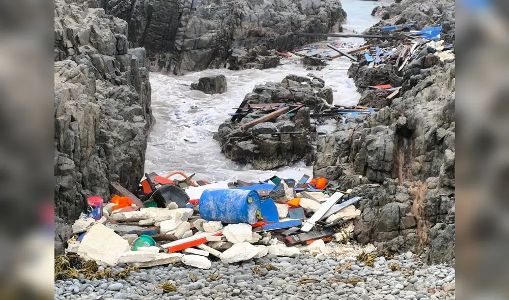 Naufragio en Tacna acaba con la vida de tres tripulantes