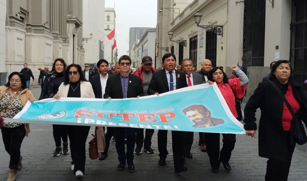 El Sutep resaltó que corresponde al Minedu y a su ministro, Morgan Quero, impulsar la aprobación de proyectos de ley en el Congreso que den cumplimiento a sus demandas educativas. Foto: Sutep